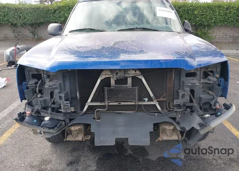 2004 Chevrolet Silverado 1500 Ls из США, поврежденный, VIN 2GCEK19T241252247